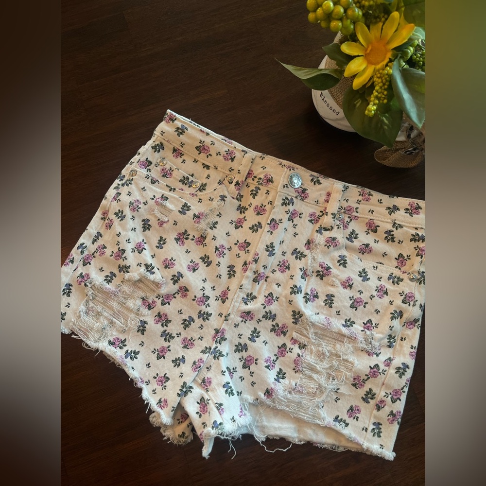 NYC MADDEN Floral Shorts